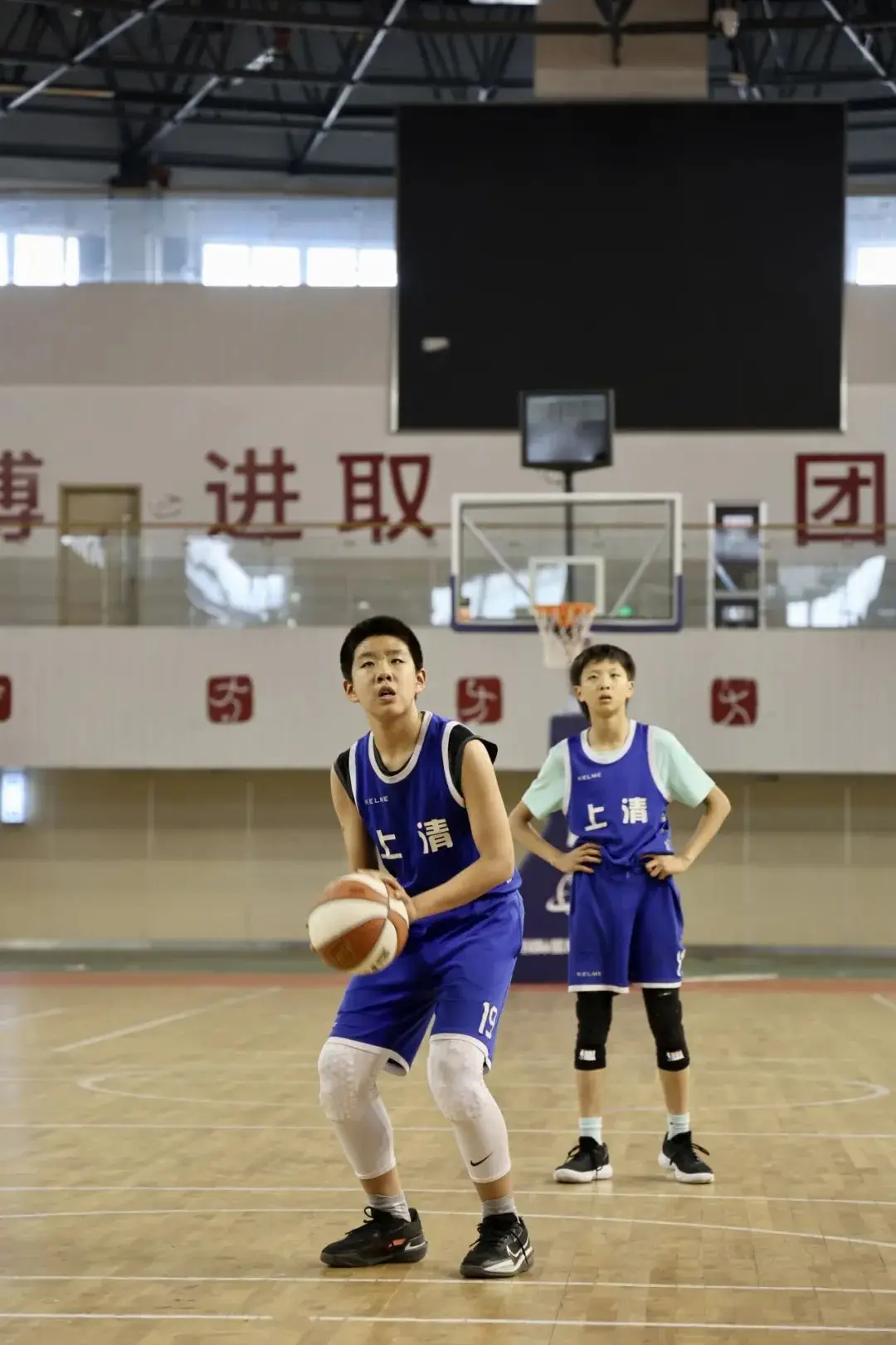 东城实验中学篮球队_城东体育馆篮球_城东实验学校篮球比赛冠军