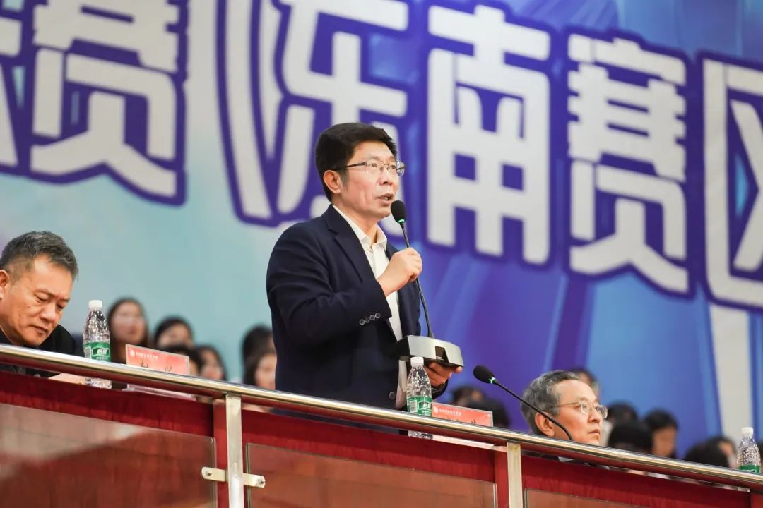 三级篮球冠军大学生是谁_三级篮球冠军大学生有奖金吗_大学生篮球三级冠军